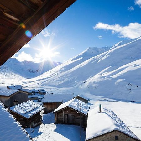 Gasthaus Alpenrose Juf Hotell Eksteriør bilde