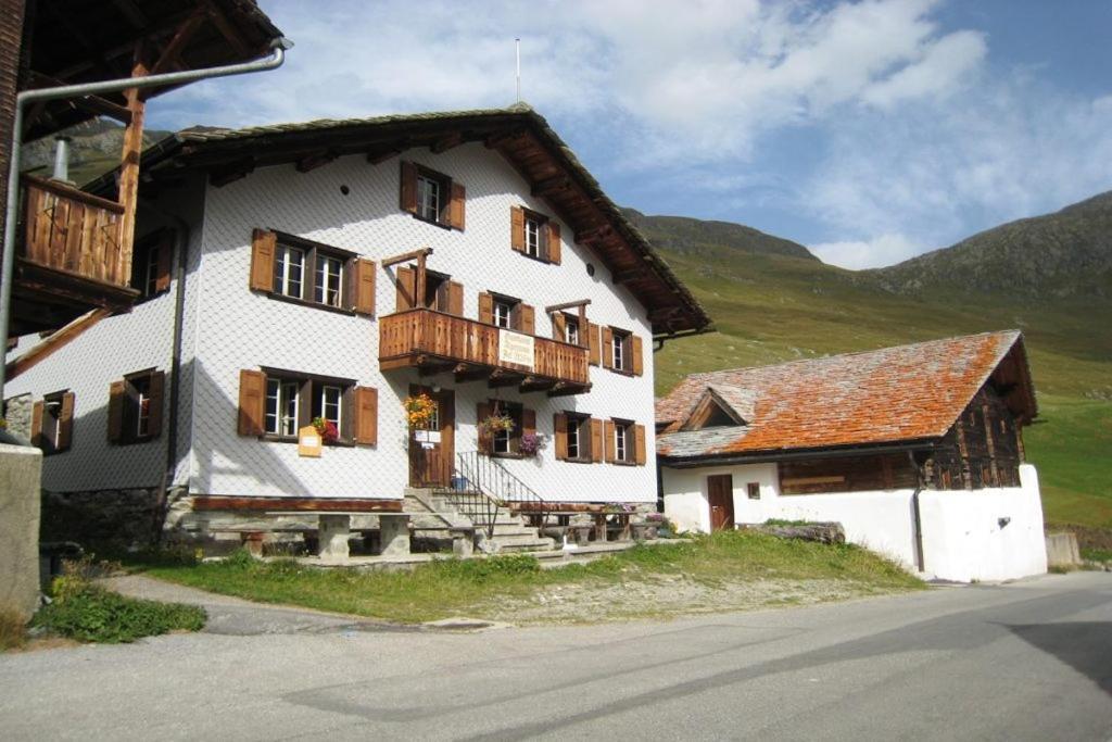 Gasthaus Alpenrose Juf Hotell Eksteriør bilde