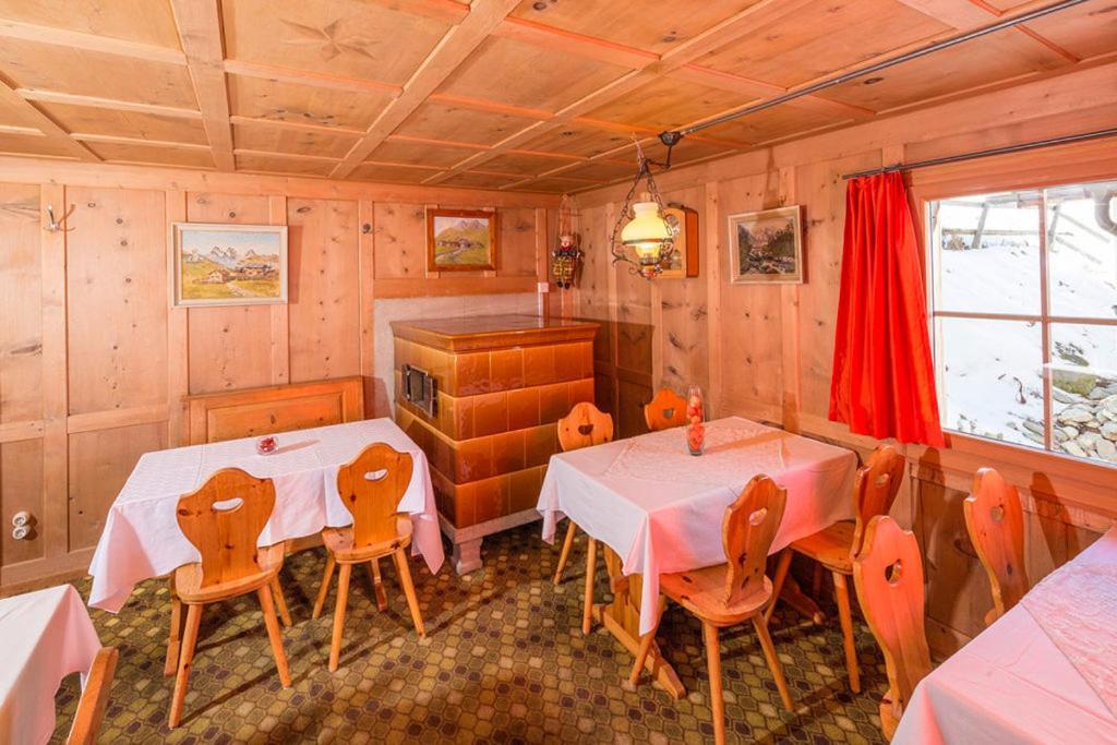 Gasthaus Alpenrose Juf Hotell Eksteriør bilde